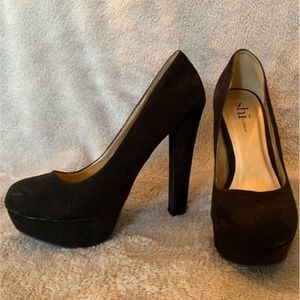 *SOLD* Shi By Journeys Faux Suede Platform
